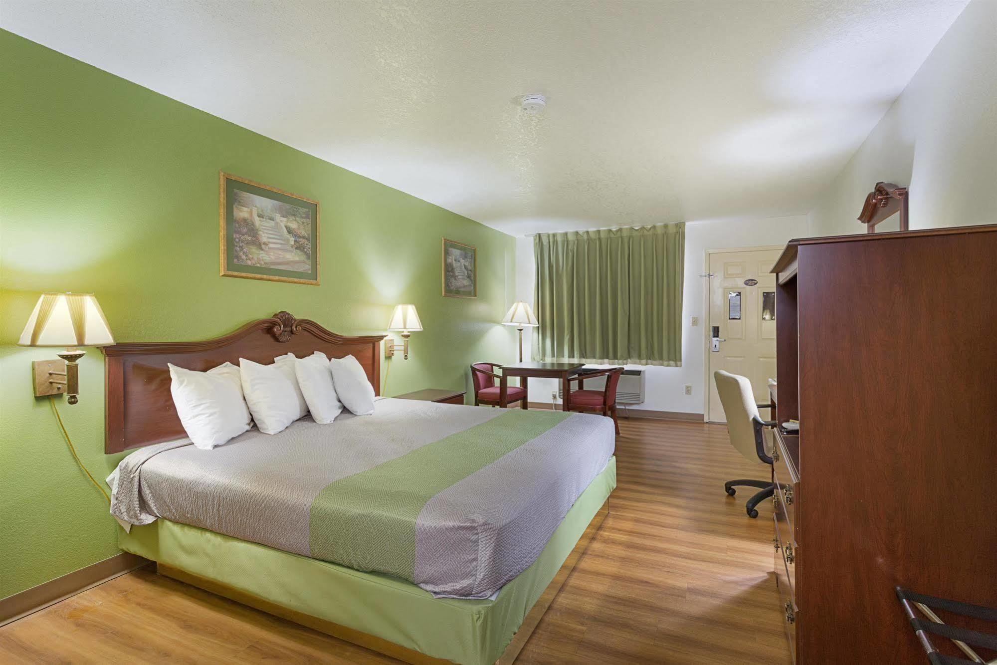 Rodeway Inn Санта-Роза Экстерьер фото